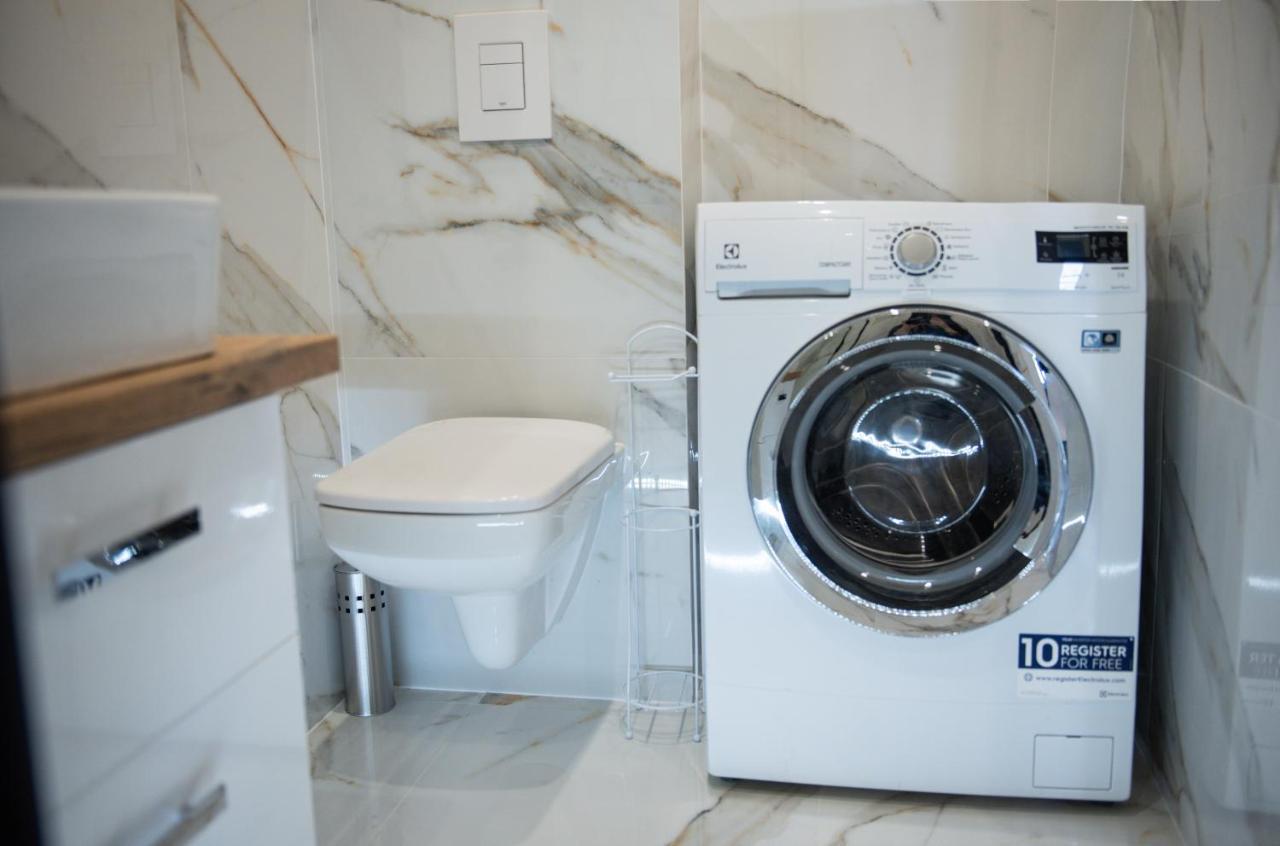 Apartament Przy Fontannach Lägenhet Gliwice Exteriör bild